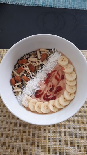 Peach smodie bowl at Cafe Tropical in Koh Lipe