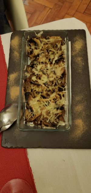 Mushrooms with vegan cheese at Momentos in Evora
