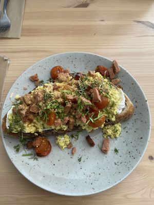 Tofu scrabbled eggs 🥚 at Jord in Malmo