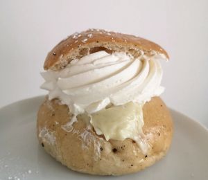 Vegan "semla" without almonds, with vanilla cream at Bageri Leve in Malmo