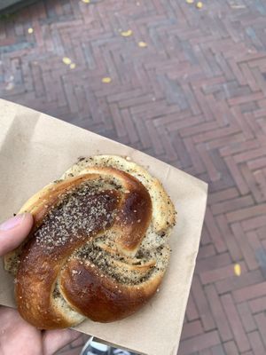 Kardamom bun   at Bageri Leve in Malmo