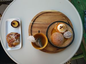 vegan sweets (on the right side) at Bageri Leve in Malmo