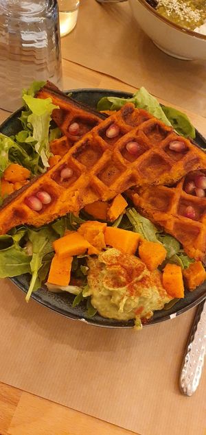 Sweet potato waffles with salad and guacamole at Riz Riz - Marais in Paris