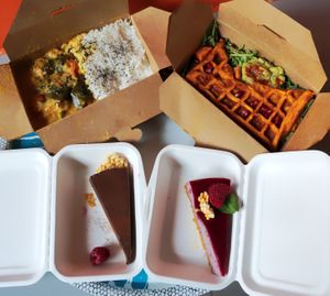 Delivery: Mango Curry + Sweet potato Waffle + Chocolat Cake + Cheesecake at Riz Riz - Marais in Paris