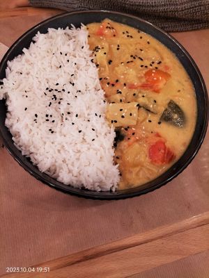 Mango salsa curry at Riz Riz - Marais in Paris