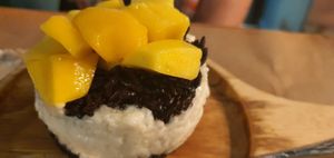 Mango rice pudding at Riz Riz - Marais in Paris