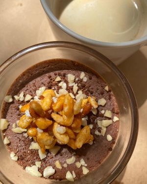 Vegan chocolate mousse with crispy caramélisés rice topping 🍫 at Riz Riz - Marais in Paris