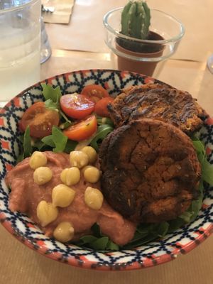 Mezze bowl at Riz Riz - Marais in Paris