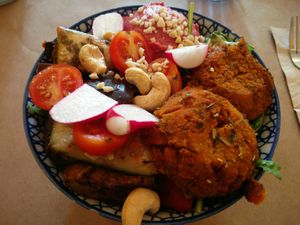 Falafel bowl at Riz Riz - Marais in Paris