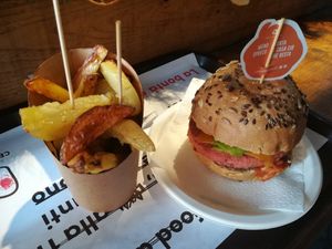 Yucatan burger and chips combo at Veg&Veg in Rome