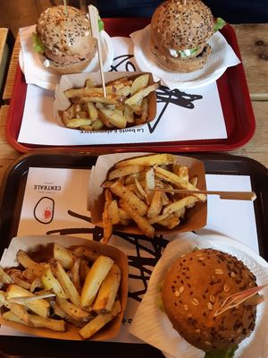 Copenhagen burgers at Veg&Veg in Rome