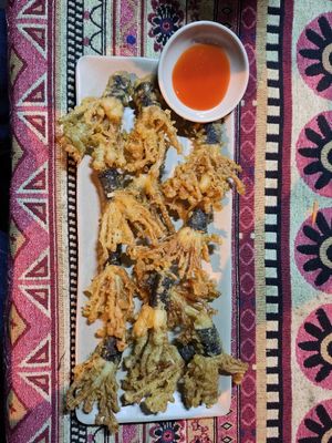 deep-fried enoki mushrooms at Phong Nha Vegan in Phong Nha