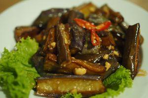 fried eggplants with peanuts at Phong Nha Vegan in Phong Nha