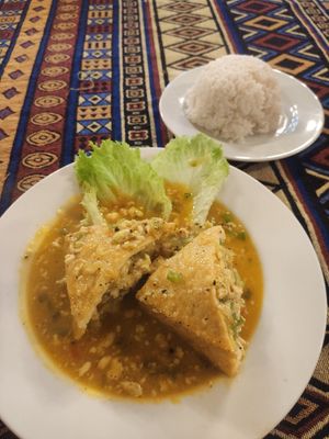 Tofu con salsa de naranja #Veganuary at Bamboo Chopsticks in Phong Nha