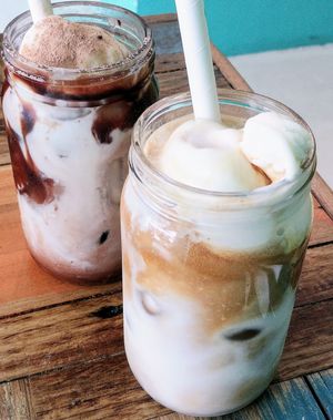 Iced coffee & Iced Chocolate at Cafe 435 in Pascoe Vale