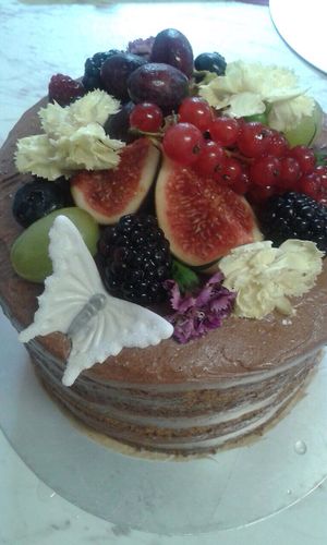 Teil einer Hochzeitstorte at Rosines Backwerkstatt in Weimar