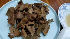 boiled bambo at Wu You You Su Dou Fang in Fuzhou