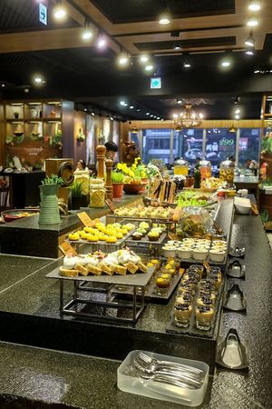 Main food counter at Double Veggie - Xinxing District in Kaohsiung