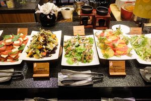 Only 1 out of these salads is vegan at Double Veggie - Xinxing District in Kaohsiung