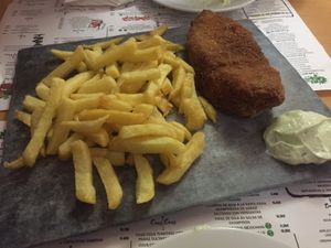 San jacobo con patatas at Raices in Granada