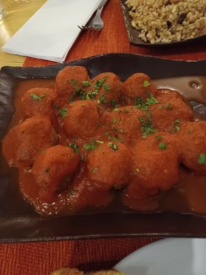 Albóndigas con tomate at Raices in Granada