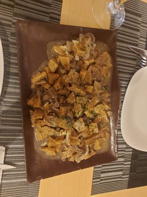 Seitan al ajillo con setas at Raices in Granada