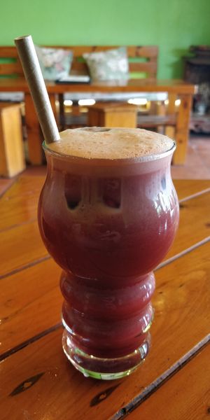 Mixed juice at Like Coffee in Cat Ba