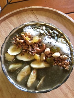 Smoothie bowl at Like Coffee in Cat Ba