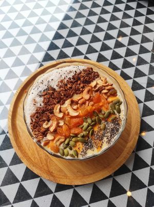 Smoothie bowl #3 made vegan at Like Coffee in Cat Ba