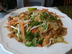 Noodles with tofu, vegetables and peanut at Muei's ThaiFood in Svendborg