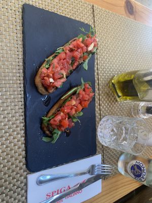 Bruschetta Classica ohne Parmesan (8,50 €)  at Spiga in Alicante