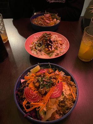 Bowls und Loaded fries at RoseHip Vegan Kebabs in Vilnius