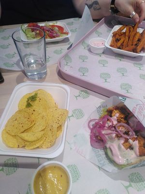 Très bon et très belles portions at RoseHip Vegan Kebabs in Vilnius