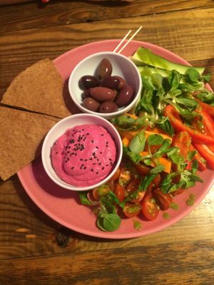 the pink hummus plate at RoseHip Vegan Kebabs in Vilnius