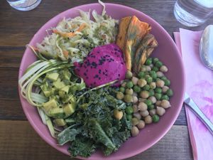 Pink hummus bowl at RoseHip Vegan Kebabs in Vilnius