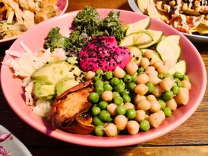 Pink hummus bowl at RoseHip Vegan Kebabs in Vilnius