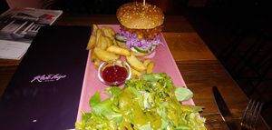 Jackfruit burger at RoseHip Vegan Kebabs in Vilnius