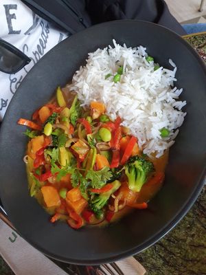 Vegan veg curry at Healin Foods in Istanbul