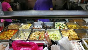 buffet spread
photo credits: Jun Xuan  at Xiang Yang 向阳素食 in West Singapore