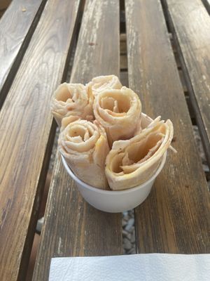 Banana and peach  at Frozen Rolls - Tajskie Lody in Krakow