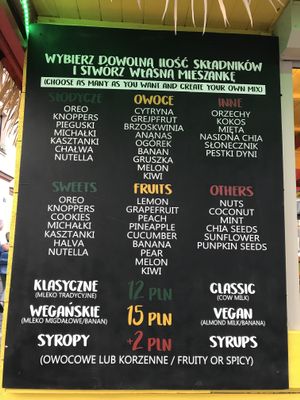 Vegan thai ice cream rolls at Frozen Rolls - Tajskie Lody in Krakow