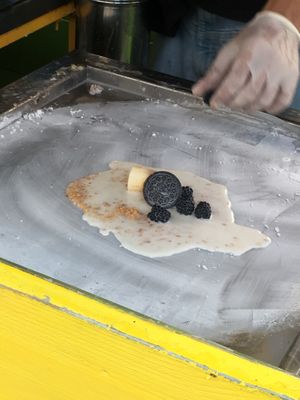 Preparation  at Frozen Rolls - Tajskie Lody in Krakow
