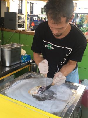 Preparation  at Frozen Rolls - Tajskie Lody in Krakow