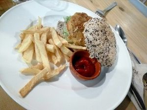 rice and vegetables burger at Bar Ecologico Gaia in Sevilla