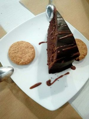 vegan sachertorte at Bar Ecologico Gaia in Sevilla