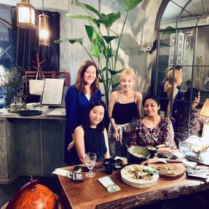 Dinning with other vegan professionals on my trip to Seoul at Monk's Butcher - Itaewon in Seoul