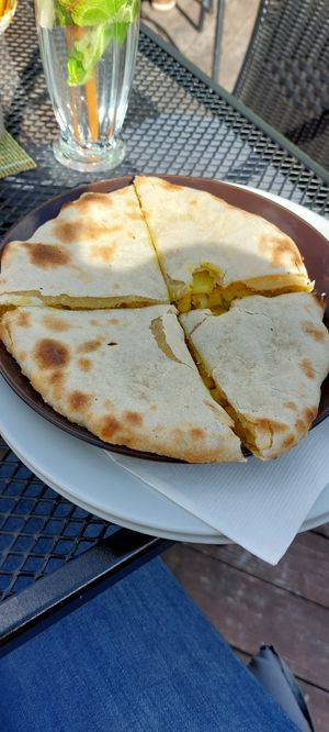 Bread with potatoes and raw onion at Indian and Nepalese Restaurant Om in Znojmo