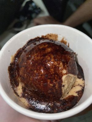 cookie dough scoop at Cinnaholic in Boca Raton