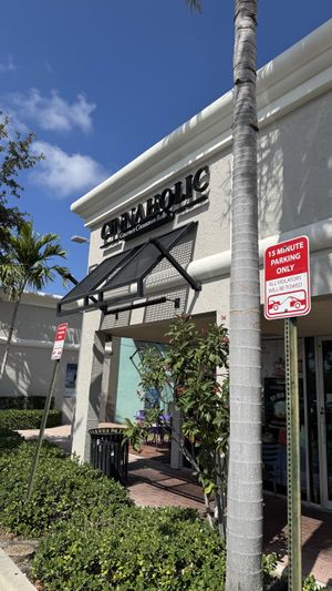 Afuera  at Cinnaholic in Boca Raton
