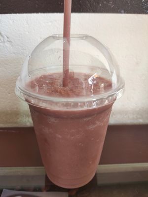 vegan chocolate smoothie with almond milk at La fuente de chocolate in San Juan Del Sur